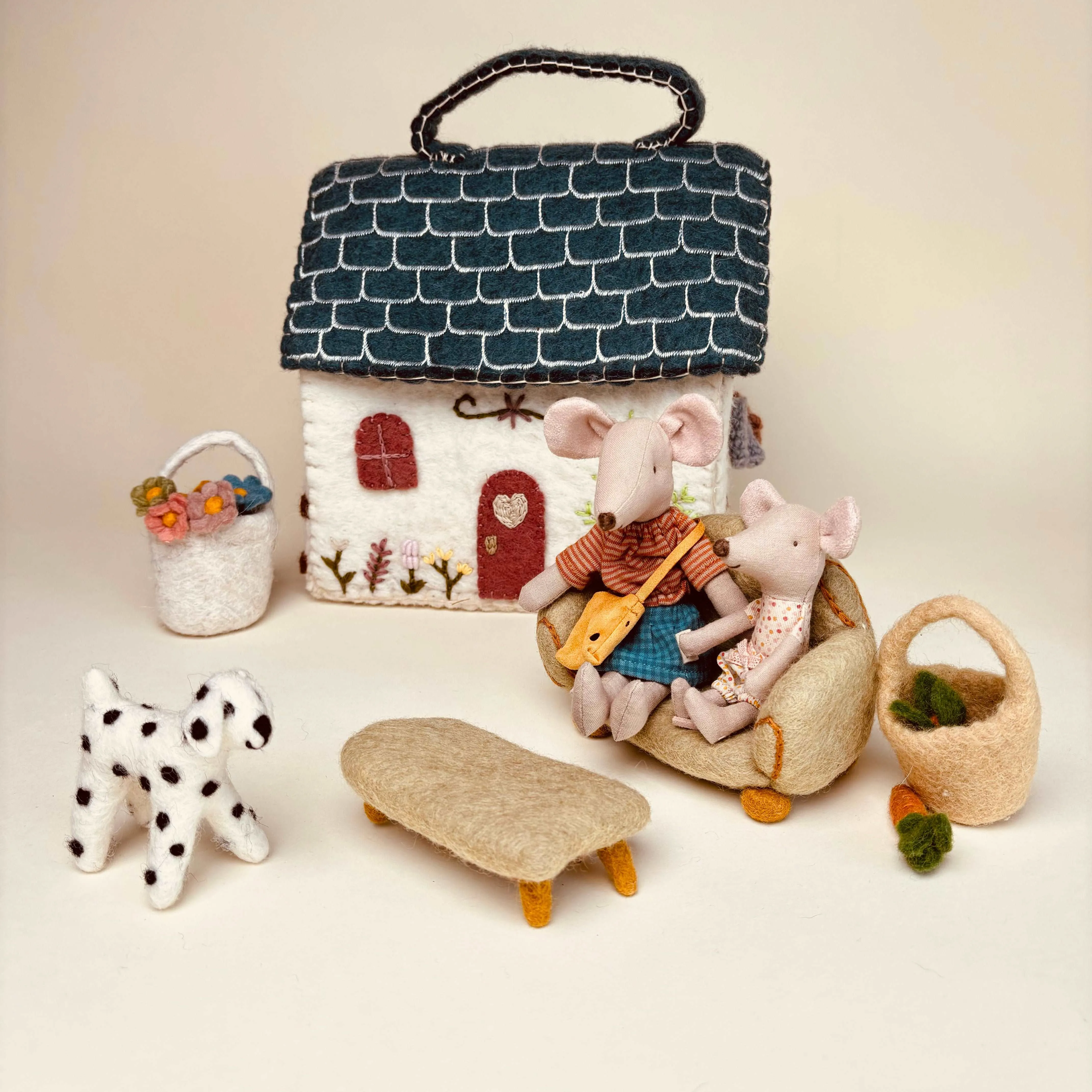 En Gry & Sif Miniature Felt Dalmation Dog